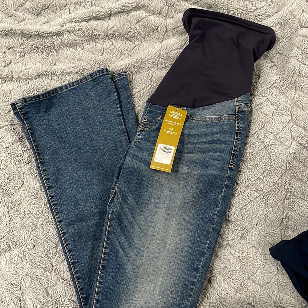 NWT Levi’s bootcut maternity jeans
